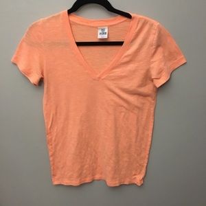 Peach Victoria’s Secret pink V-neck: medium🛍